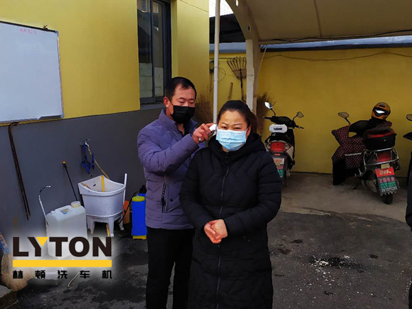 伟德体育电脑洗车机以高标准、严要求做好复工后疫情防疫防控工作,推动企业防疫工作和复工复产两手抓!