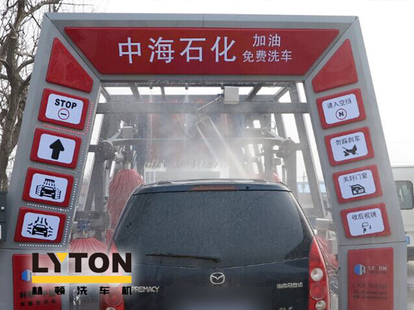 全自动洗车机安装场所之加油站!提升油站高品质服务的企业形象，有利于口碑传播！
